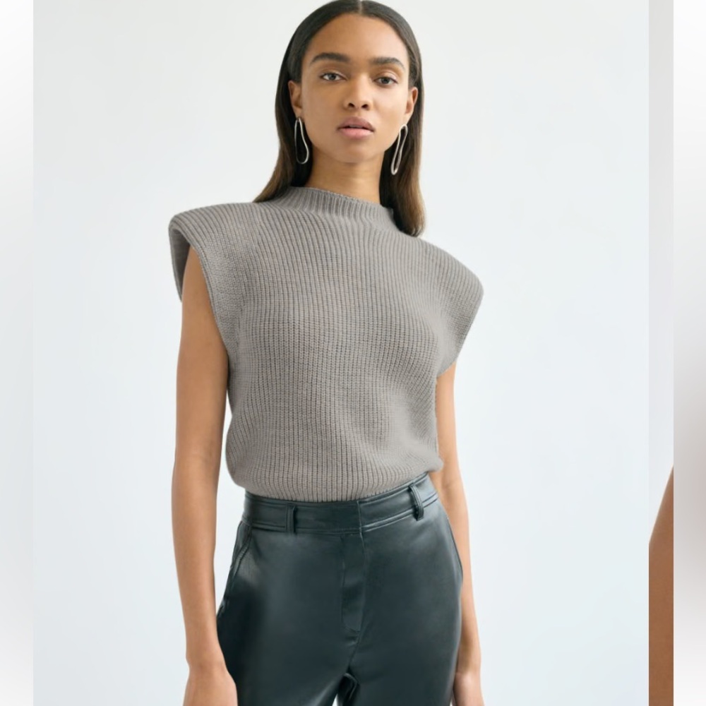 Aritzia Babaton Hazlitt Sweater Vest in navy